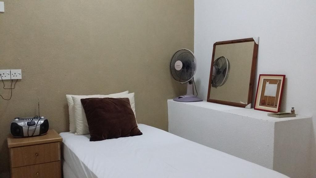 Tropical Sea View & Sunshine Villa Batu Feringgi Ruang foto
